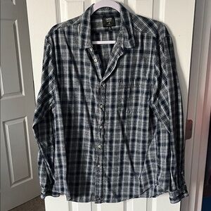 Black and White Plaid Men's Button-Down Shirt
